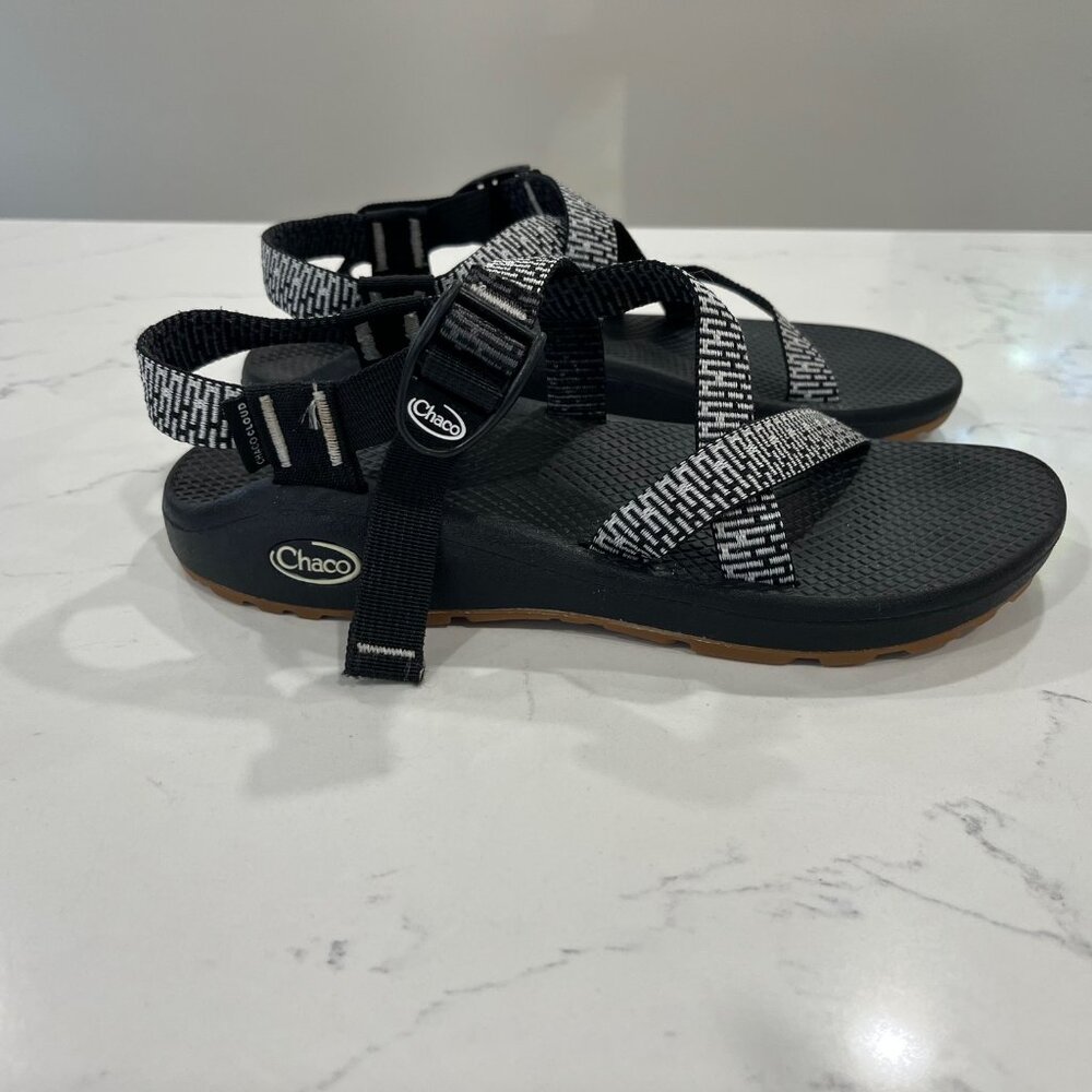Share Chaco Women's Black/White Outdoor Sports Trail Size 9 Sandals - Picture 2 of 9